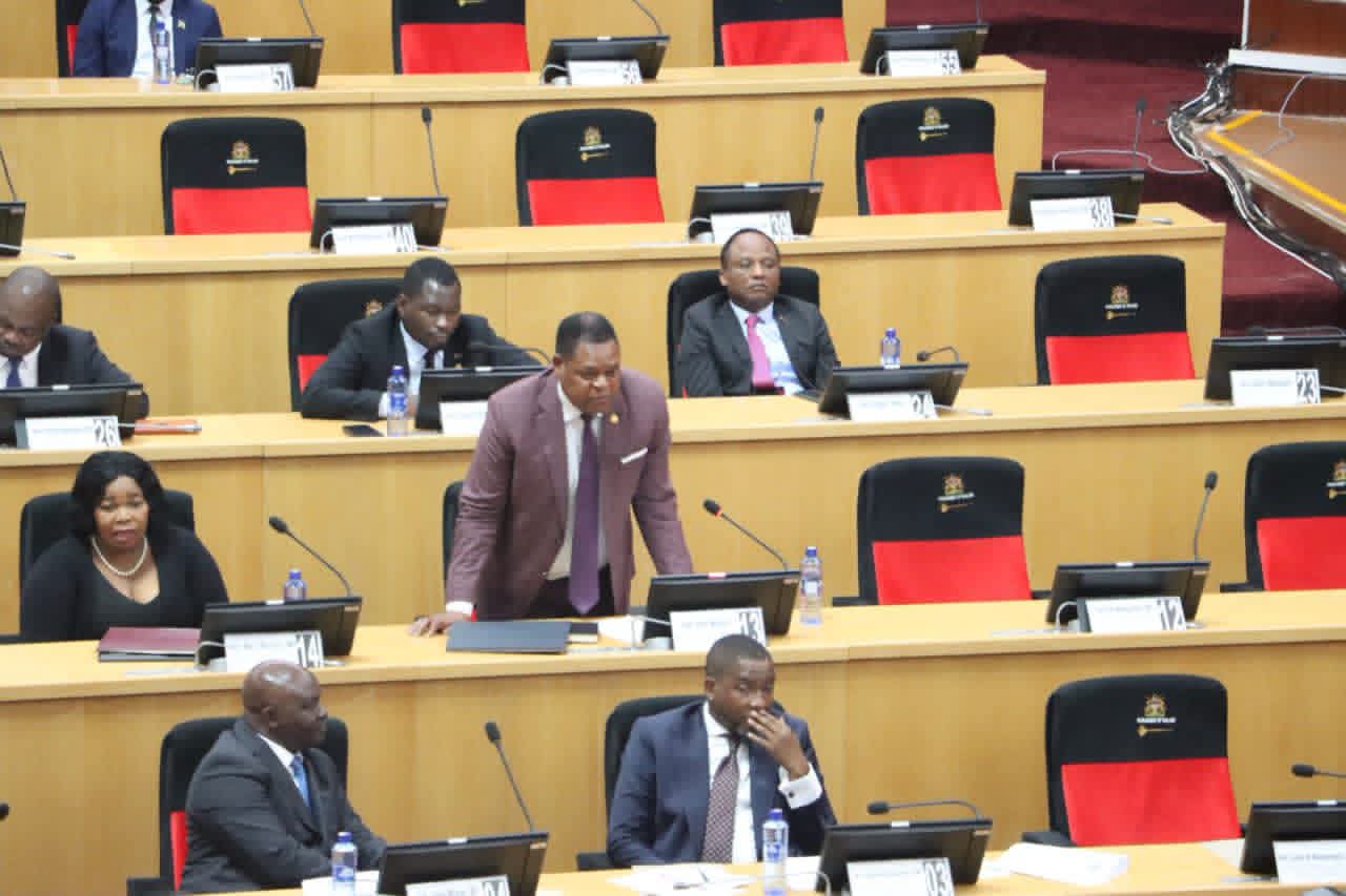 Parliament session cut short after microphones break down — forcing MPs to reconvene on Monday